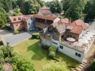 Handelsfonds Flobecq: Restaurant Feestzaal Loft Woning