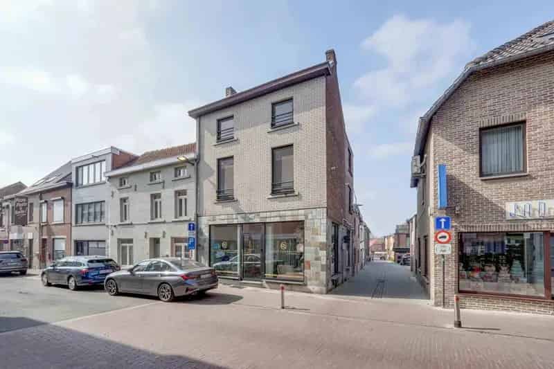 Gerenoveerd Handelspand met Woonst