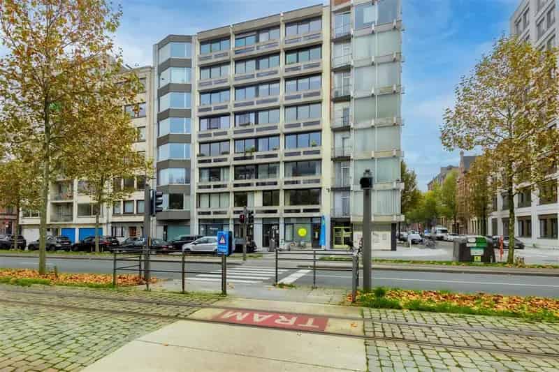 Penthouse Antwerpen te Koop: Luxe Dakterras en Stadszicht