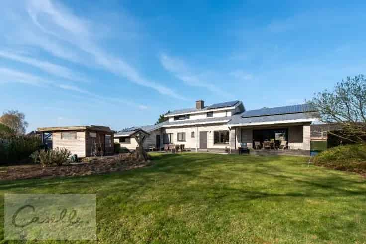 Ruime gezinsvilla Oostkamp 260m² 3 slaapkamers tuin garage