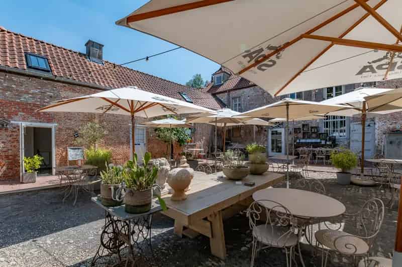 Huis te koop aan de Schelde: Feeëriek pand met veel mogelijkheden