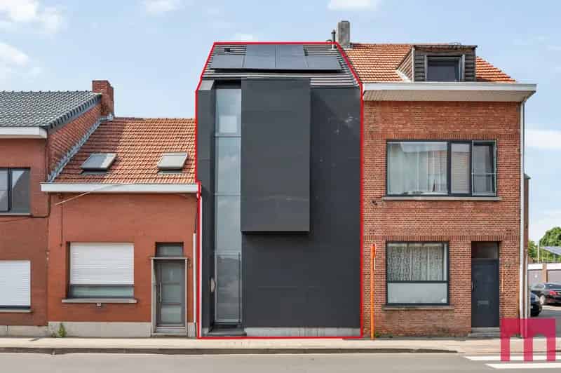Huis te huur: Instapklare gezinswoning met 3 slaapkamers en 2 garages