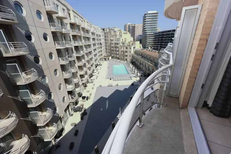 Appartement te koop Mariakerke 2 slaapkamers zwembad