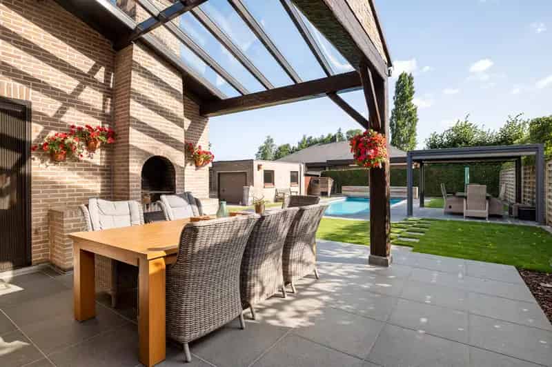 Energiezuinige woning met zwembad te koop