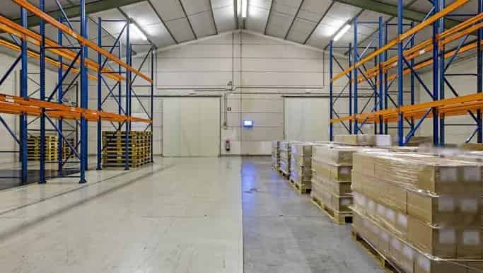 Magazijn met Woonst te Koop Gistel