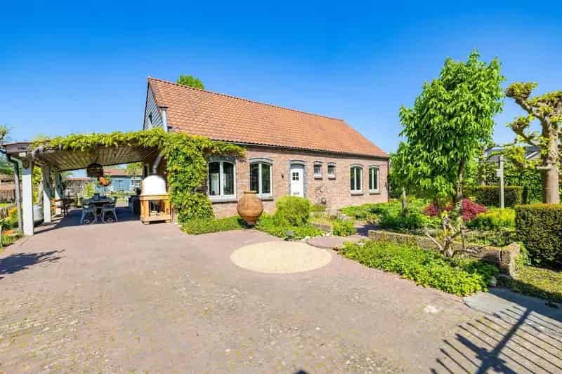 Huis te huur Landelijk gelegen open bebouwing met atelier