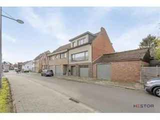 Huis te koop Ruisbroek - Charmante woning met magazijn
