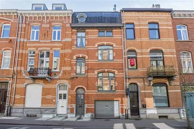 Huis Te Koop Leuven: 2 Appartementen met Garage en Tuin