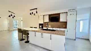 Duplex Appartement te Koop - Volledig Gerenoveerd