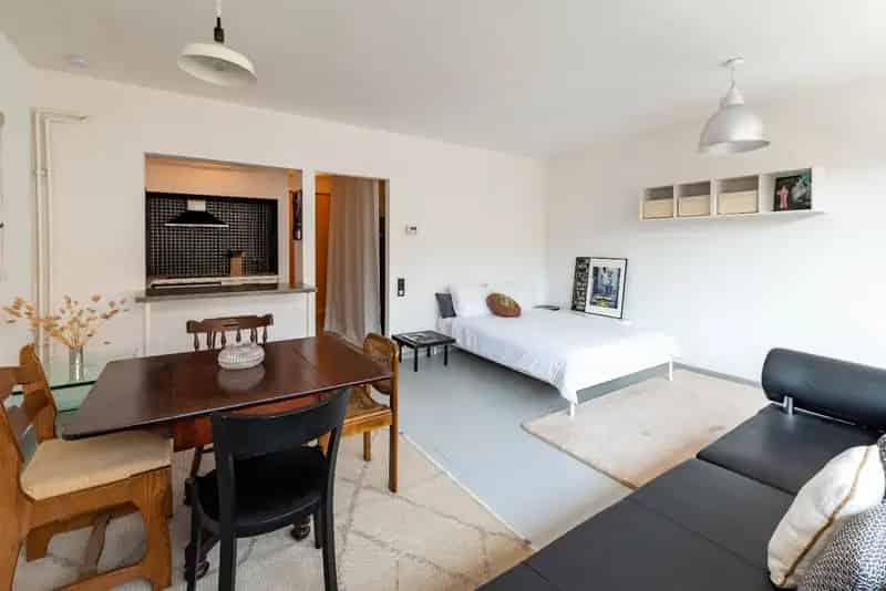 Gemeubeld 1-slaapkamer Appartement nabij Station Berchem