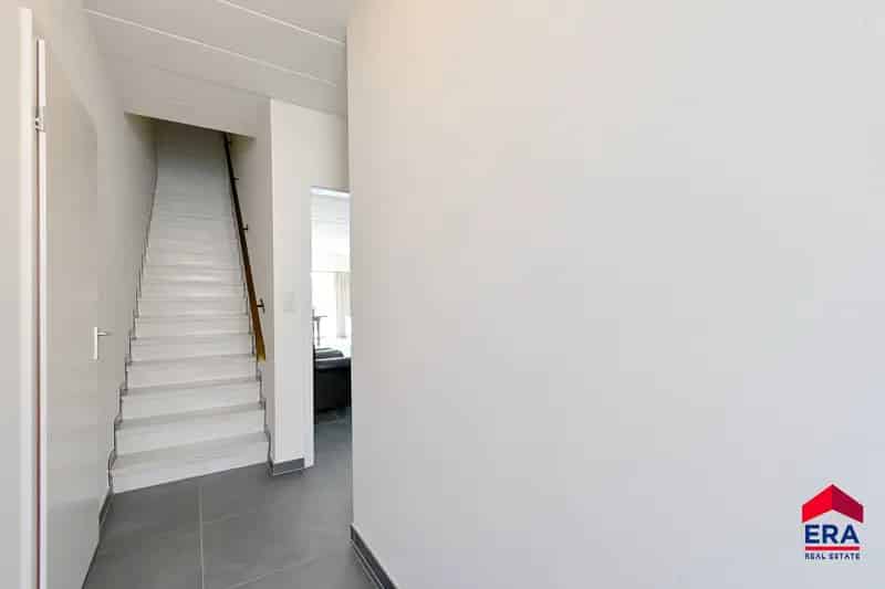 Appartement te koop Lievegem: 1 slaapkamer, tuin, garage