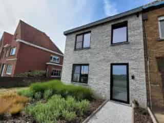 Huis te koop Zedelgem - Gerenoveerde woning met tuin en garage