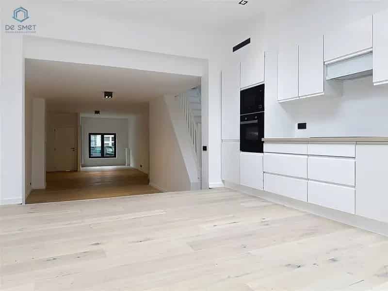 Geringeveerde Herenwoning 5 Slpk 2 Badkamers Tuin Geraardsbergen