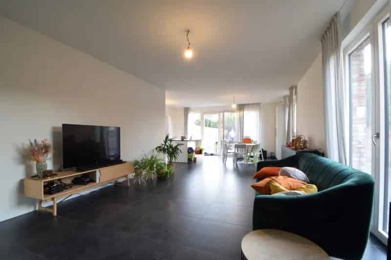 Huis te koop: Ruime pastoriewoning met 3 slaapkamers te Tielen