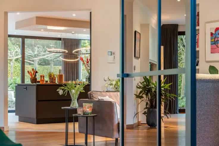 Villa te Koop Hoogstraten Zuidgerichte Tuin Bijgebouw