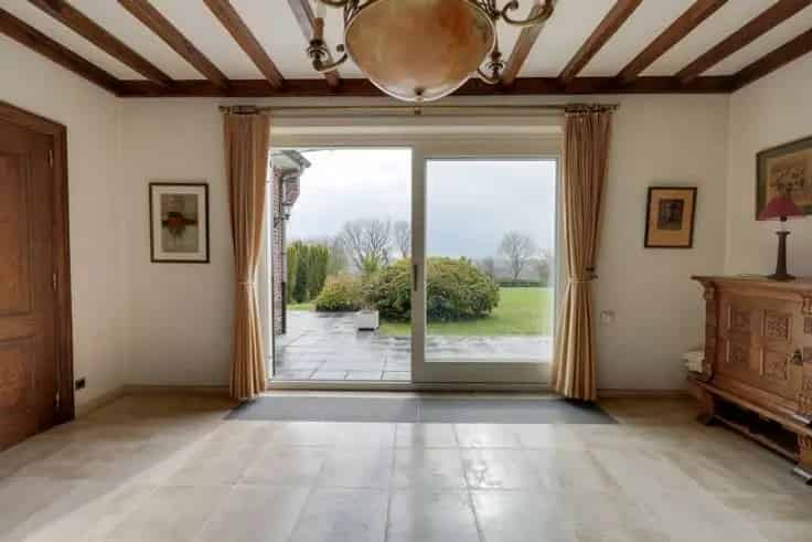 Villa te Koop Kluisbergen: Luxe Familiehuis met Paardenstal