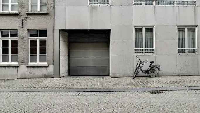 Huur garagebox in Brugge met centrale locatie