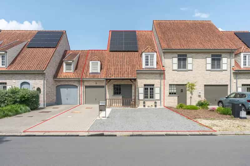 Huis te koop: Instapklare woning met 3 slaapkamers en garage