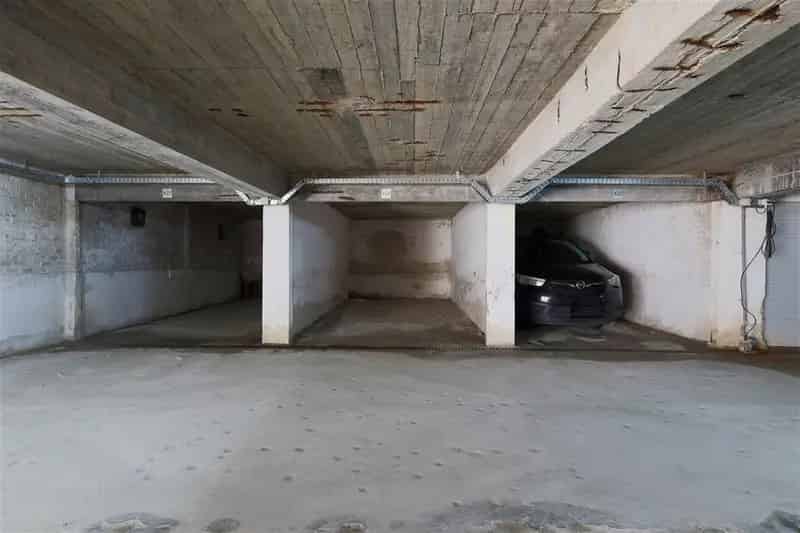 Parkeerplaatsen te koop Hoboken Vogeltjeswijk