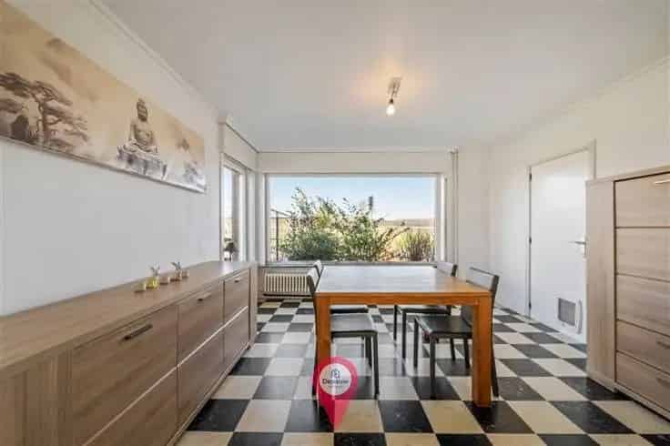Huis Te Koop Ruddervoorde: Ruime woning met 4 slaapkamers