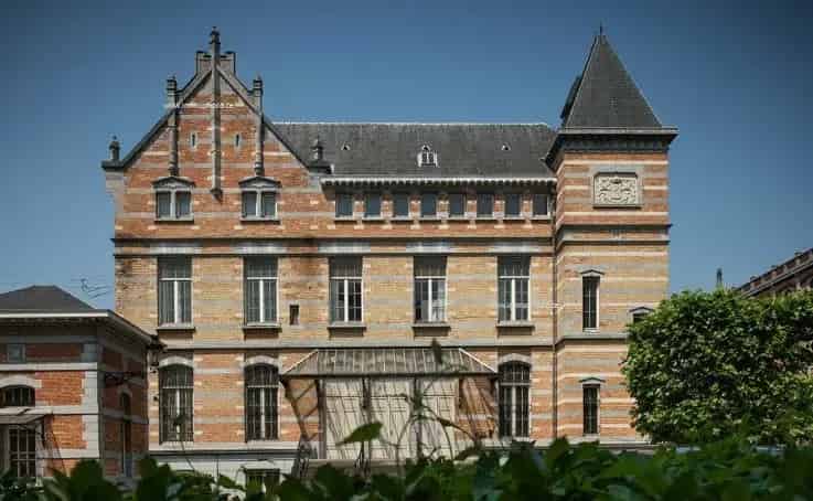 Kantoorgebouw te huur Tour Taxis 6400m2