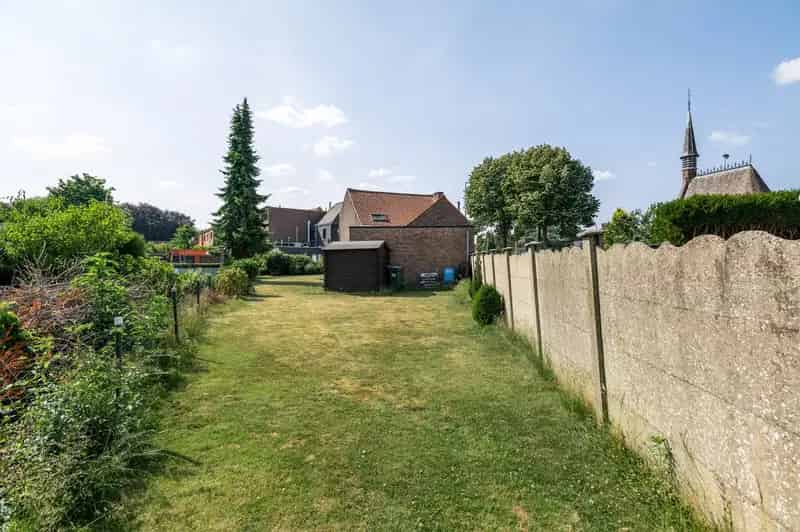 Huis te huur Ranst: 3 slaapkamers, 2 garages, groene tuin
