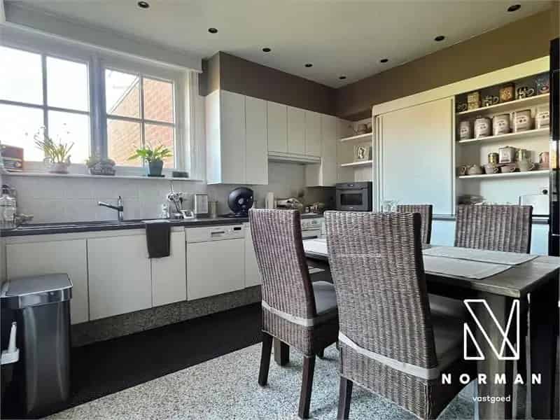 Huis te Koop Harelbeke 5 slaapkamers Grote Tuin