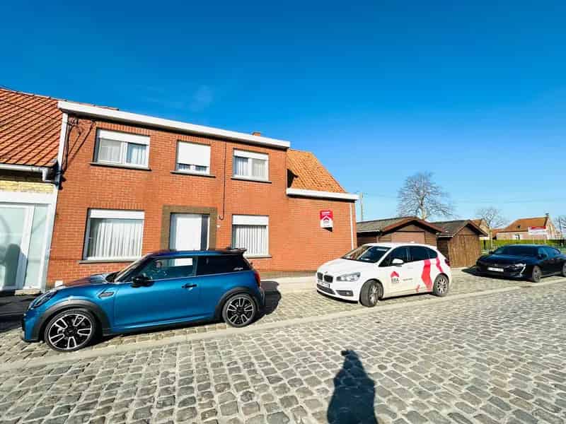 Ruime Familiewoning met Garage te Langemark