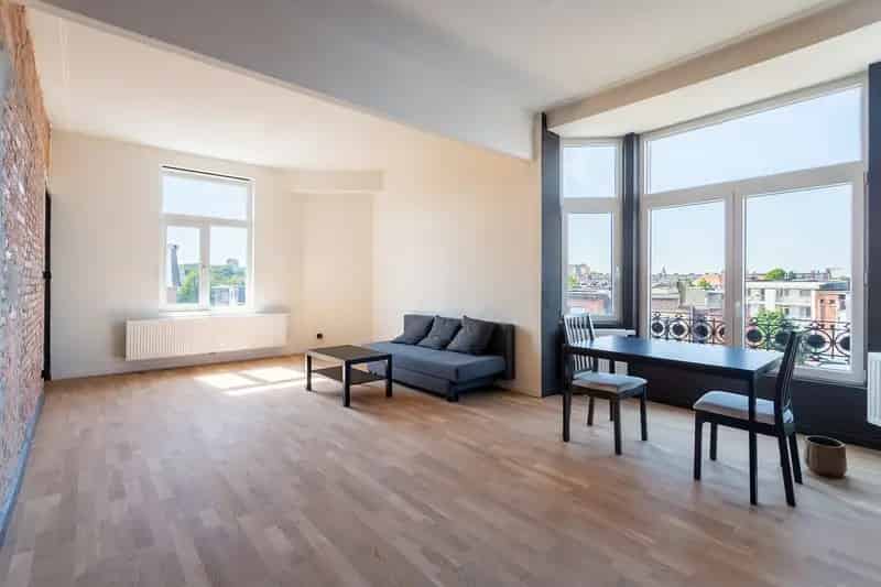 Lichtrijk hoek appartement te huur  - Instapklaar - 3 slaapkamers