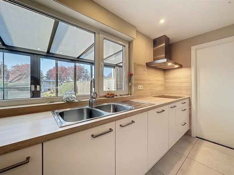 Instapklare gezinswoning 5 slaapkamers garage tuin 450m²