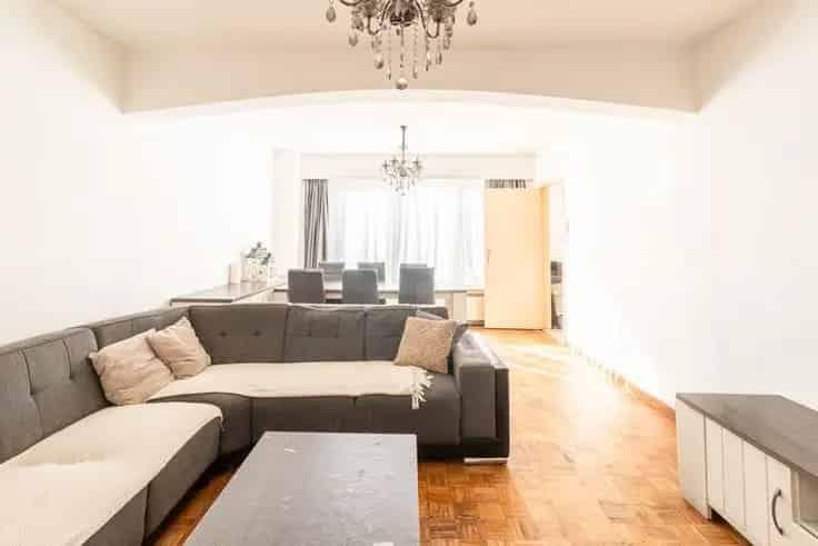 Appartement Te Koop: Lichtrijk 3 Slaapkamers Tuin Garage