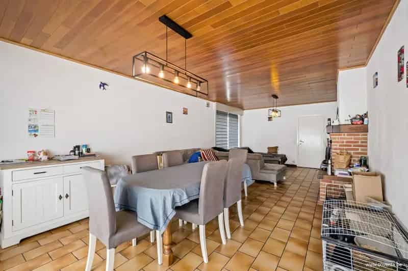 Huis te huur Pittem: 3 slaapkamers, tuin en garage