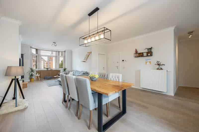 Gerenoveerd 3-slaapkamerappartement te koop Klein-Antwerpen