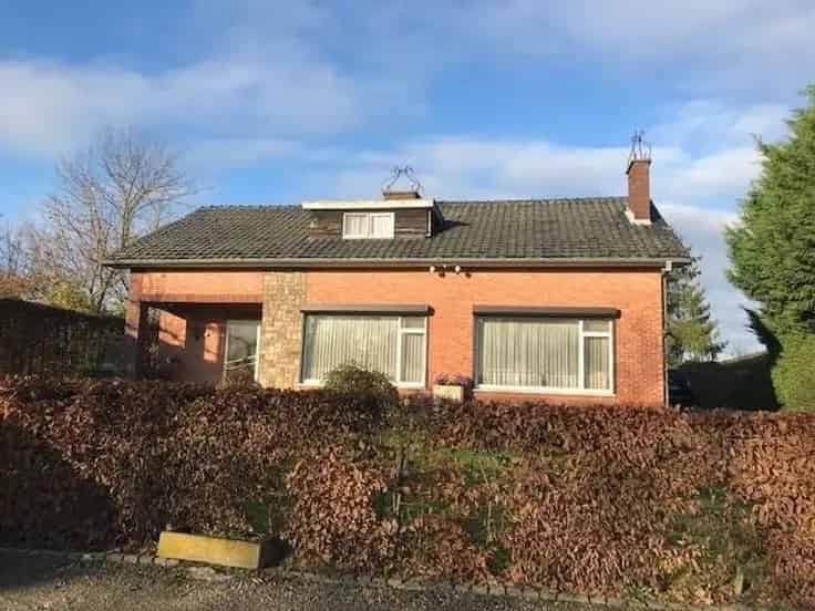 Huis Te Koop: Te renoveren woning 3 slaapkamers garage tuin