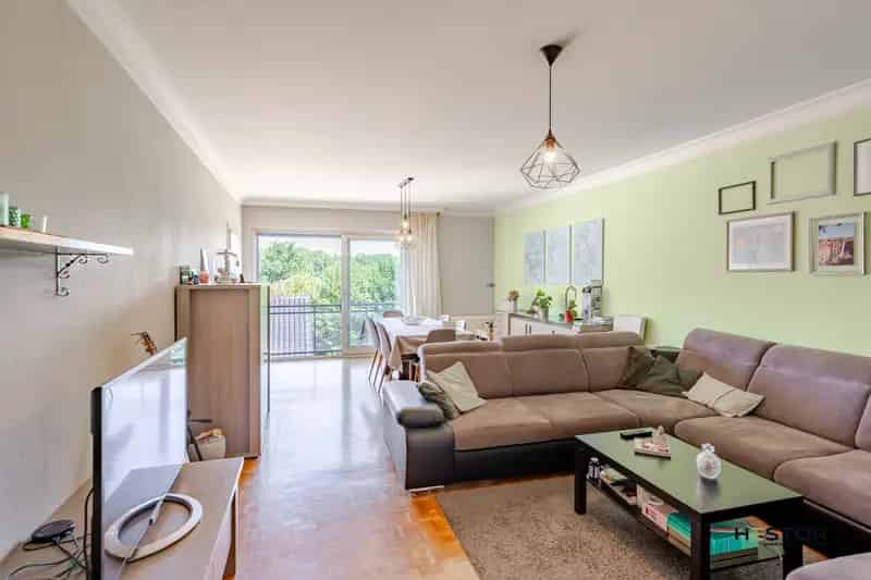 Ruim Appartement te Koop in Beveren Waas met Terras en Garage