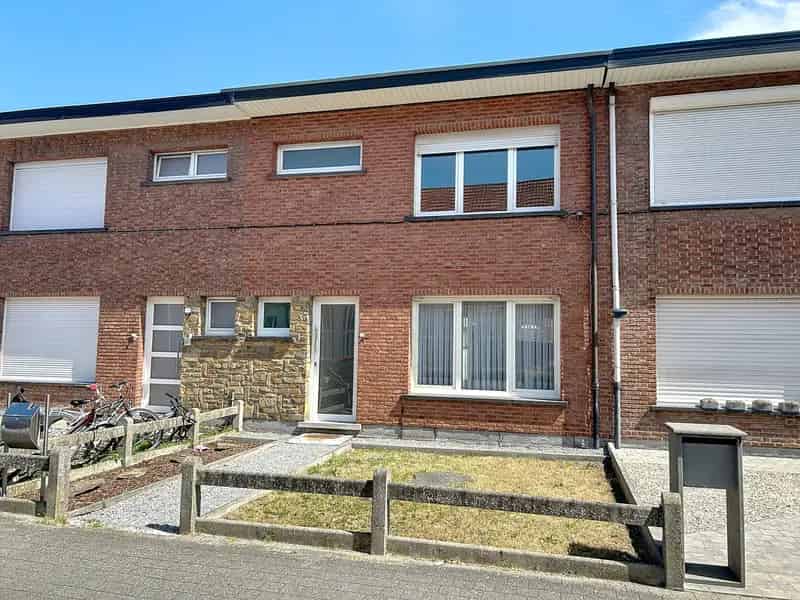 Rijwoning te koop: Opgefriste woning met stadstuin
