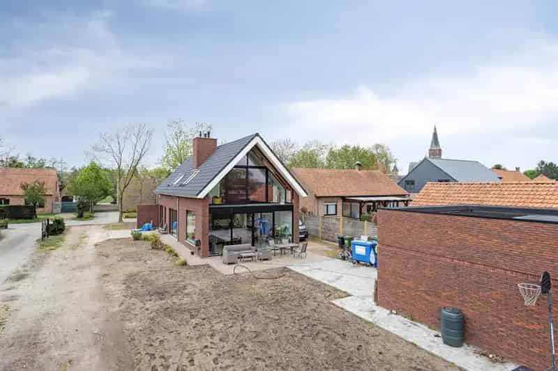 Huis te koop Essen-Hoek 4 slaapkamers grote tuin garage