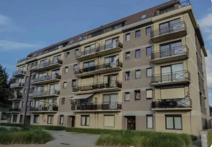 Appartement te koop: 3 slaapkamers, 100m², terras, garage