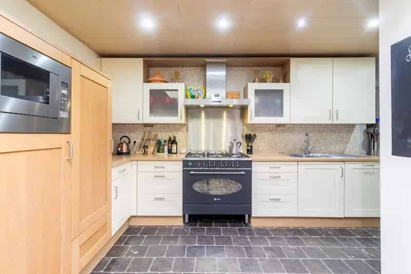 Huis te koop in Schoten: Instapklare woning met parkzicht