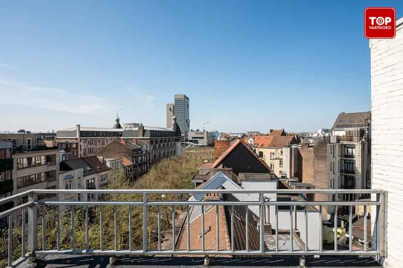 Penthouse te koop Gent: 3 slaapkamers, ruim terras