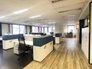 Kantoor te huur Evere 795m² gerenoveerd 2018
