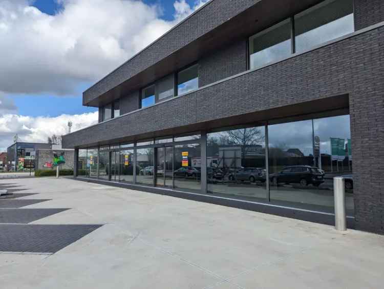 Huur commerciële units in nieuwbouw met parking