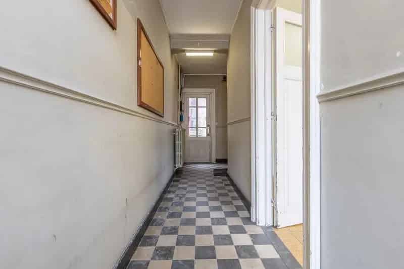 Administratief Gebouw Renovatie tot Woning
