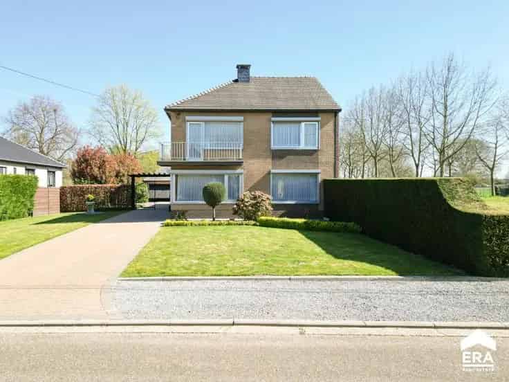 Huis te koop Diepenbeek: 3 slaapkamers, grote tuin en garage
