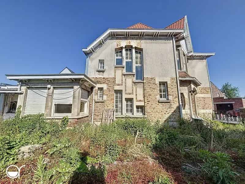 Landhuis te renoveren 2830m2