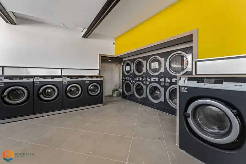 Handelspand plus woning 3 slaapkamers toplocatie