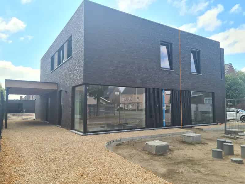 Huis te huur: Nieuwbouw 3 slaapkamers, tuin en garage