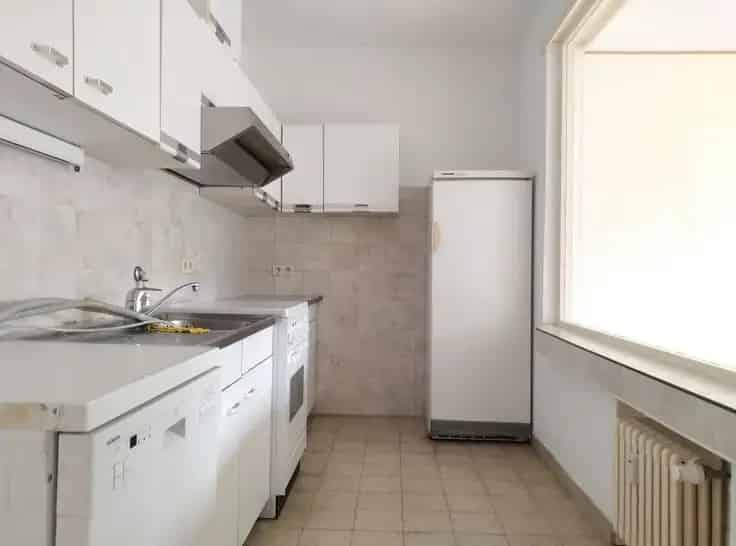 Ruim 2-slaapkamer appartement met garage en kelder