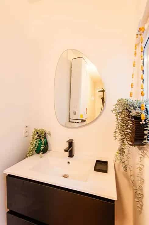Duplex Te Koop: Karaktervol Stadshuis met Moderne Duurzaamheid