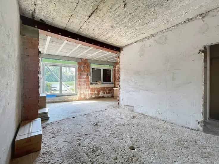 Duplex te koop te renoveren Dilbeek 2 slaapkamers terras